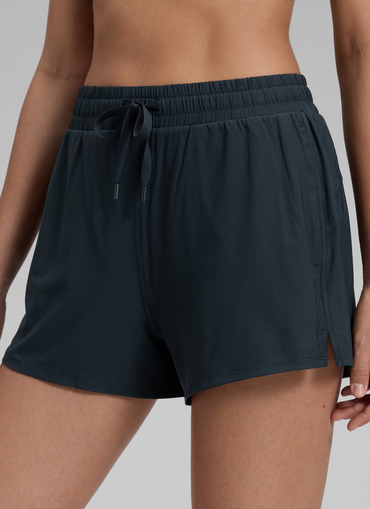 Feathery-Fit Stretchy 2 in 1 High Rise Pocket Short